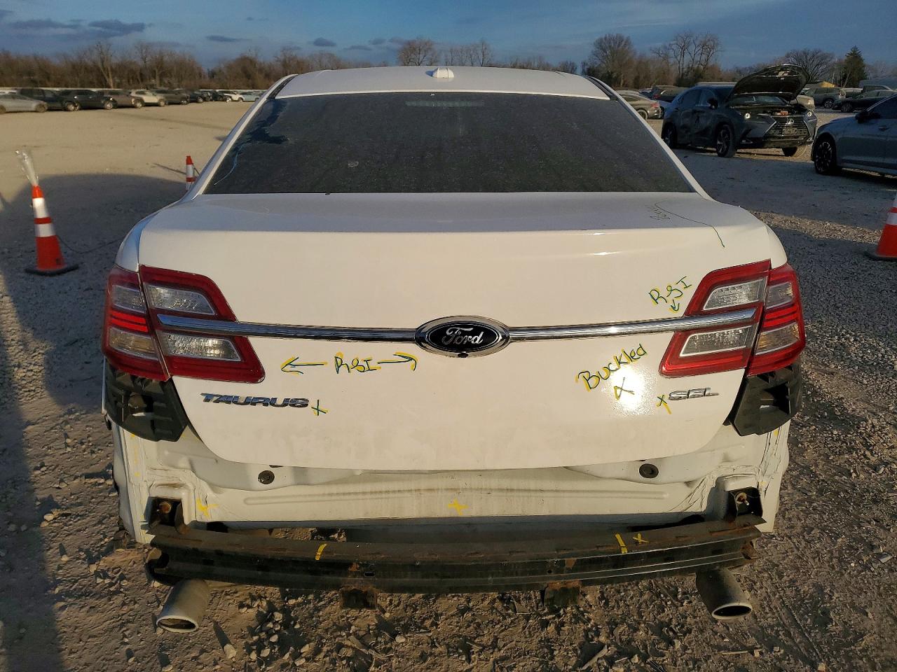 Ford Taurus Sel
