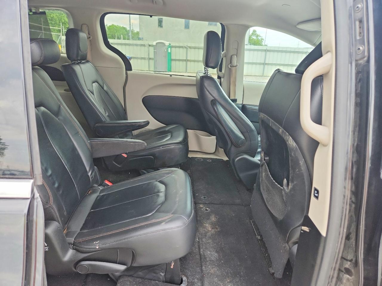 Chrysler Pacifica Touring L