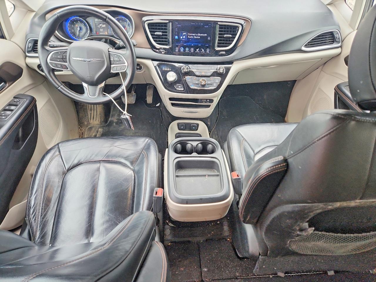 Chrysler Pacifica Touring L