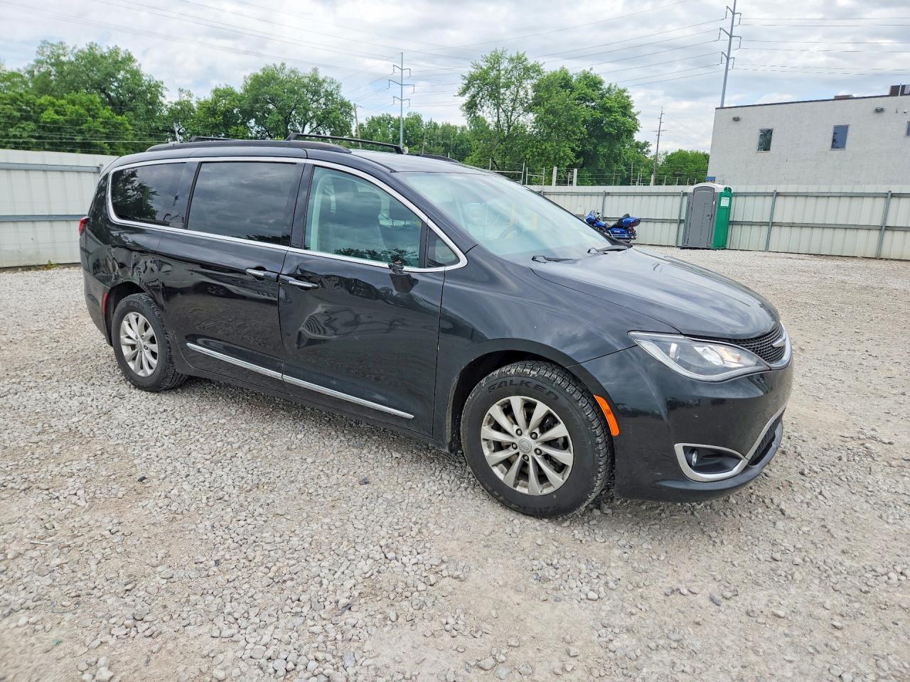 Chrysler Pacifica Touring L