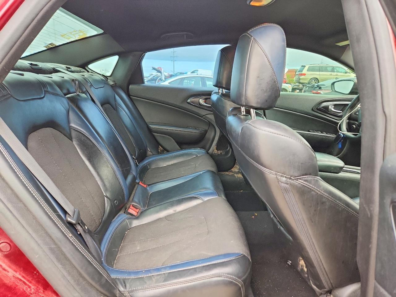 Chrysler 200 S