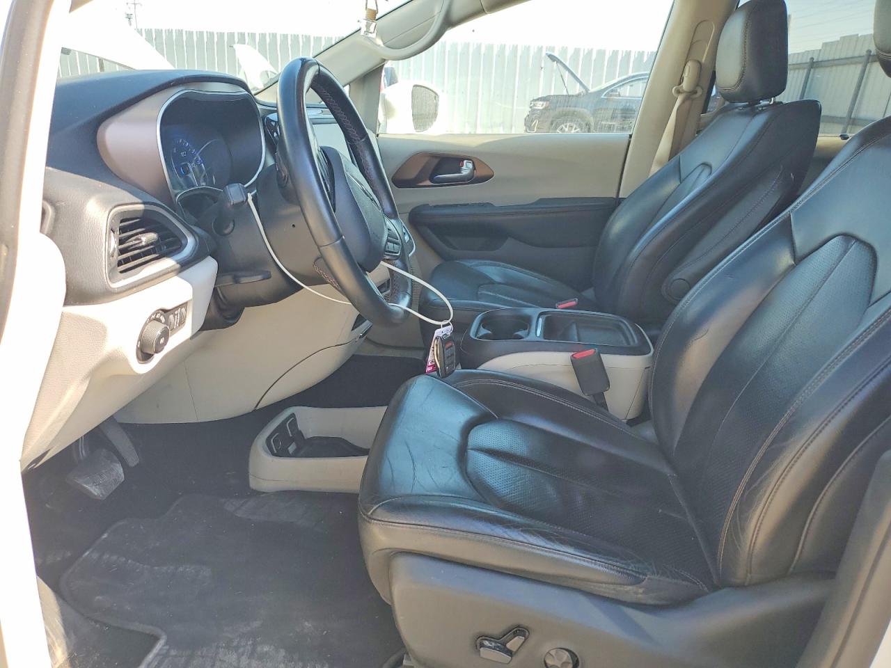 Chrysler Pacifica Touring L