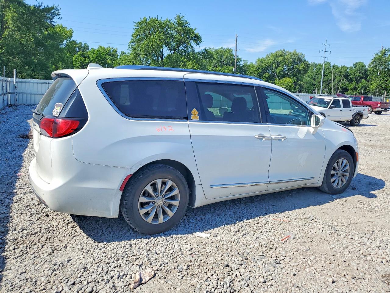 Chrysler Pacifica Touring L