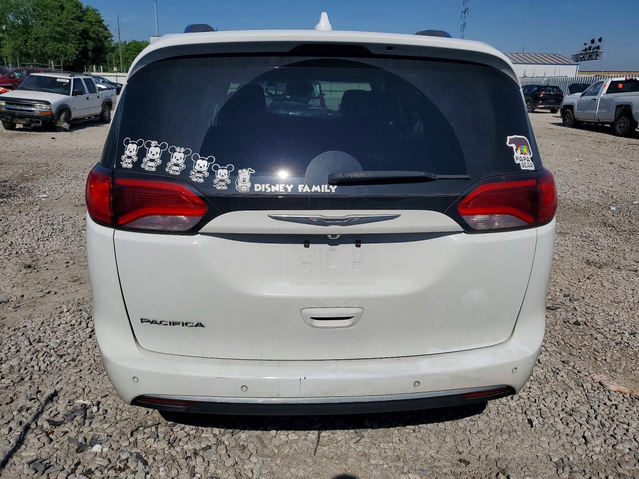 Chrysler Pacifica Touring L