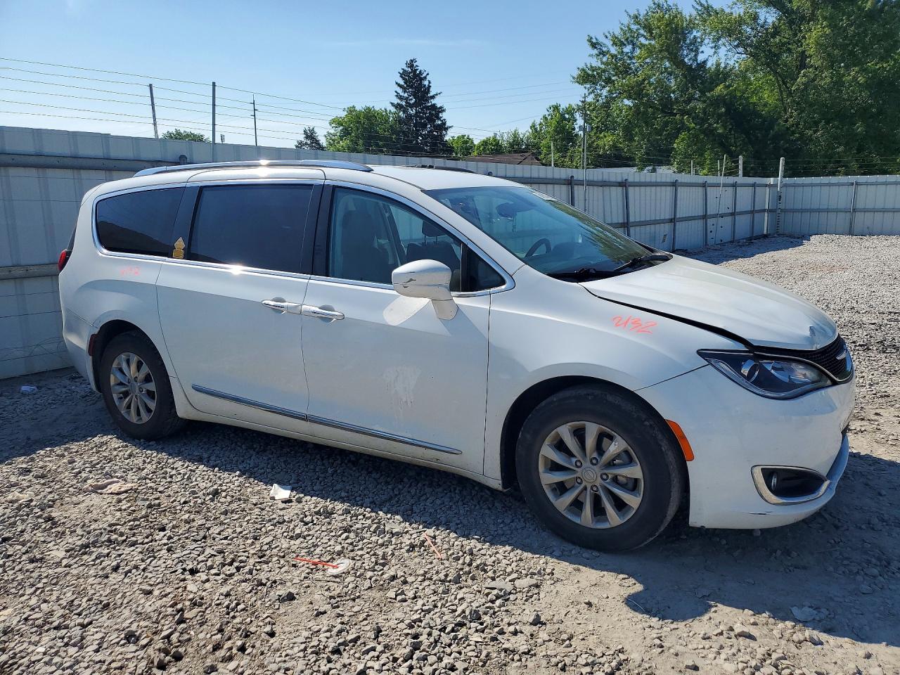 Chrysler Pacifica Touring L