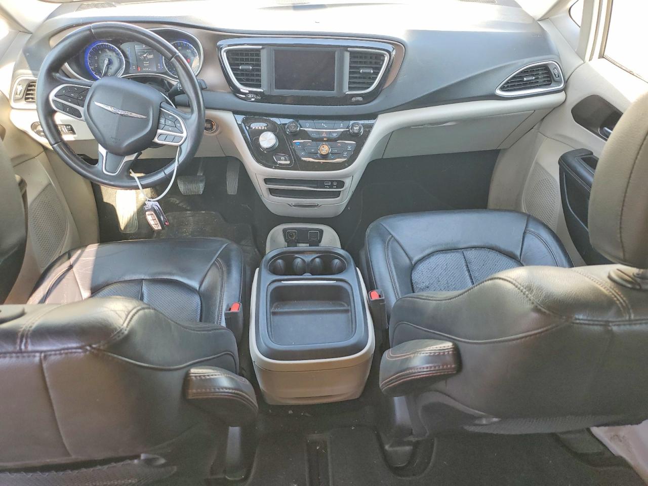 Chrysler Pacifica Touring L