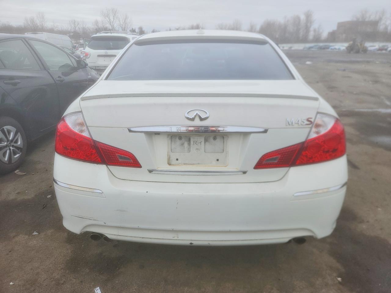 INFINITI M45 Base