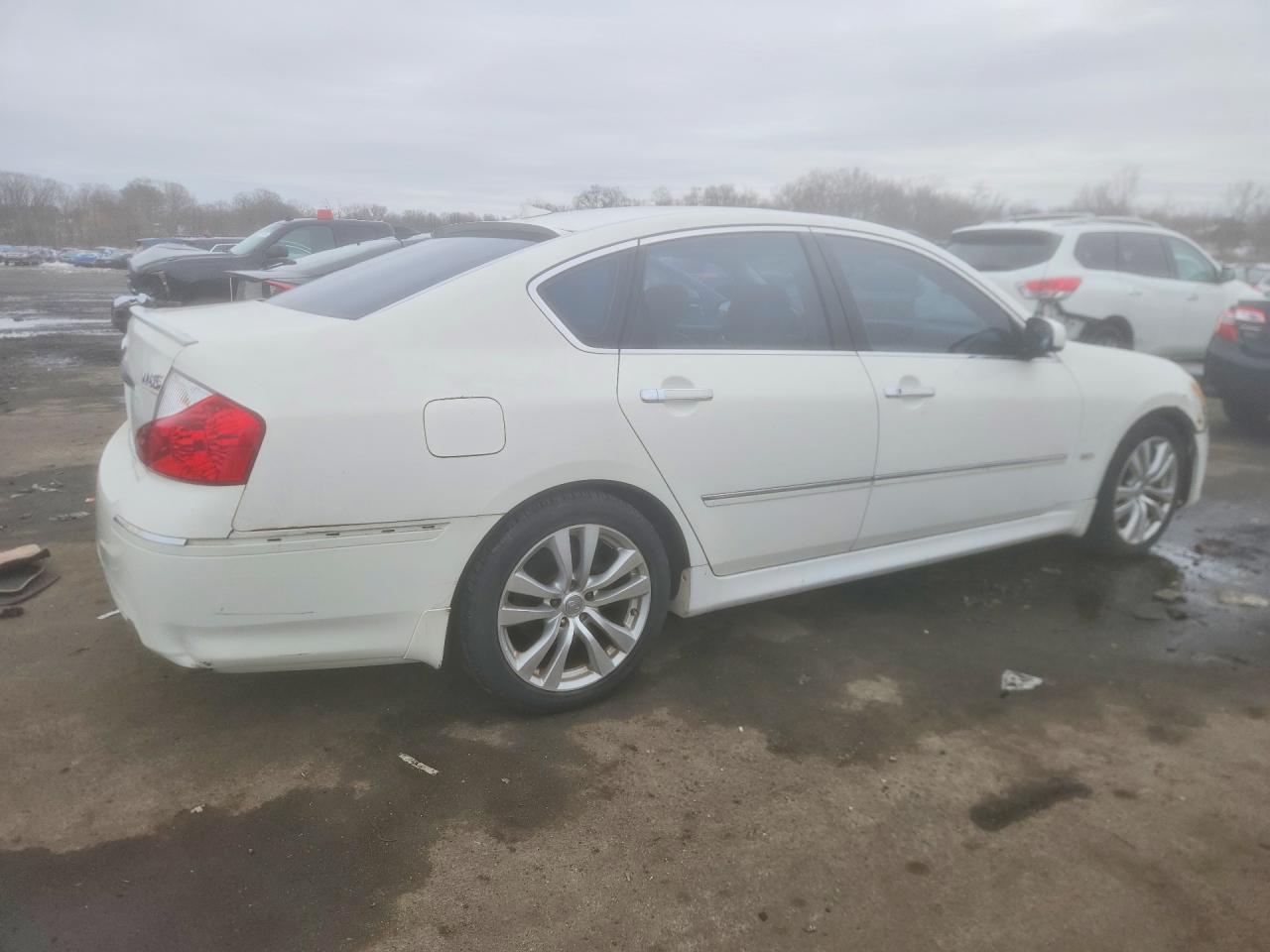 INFINITI M45 Base