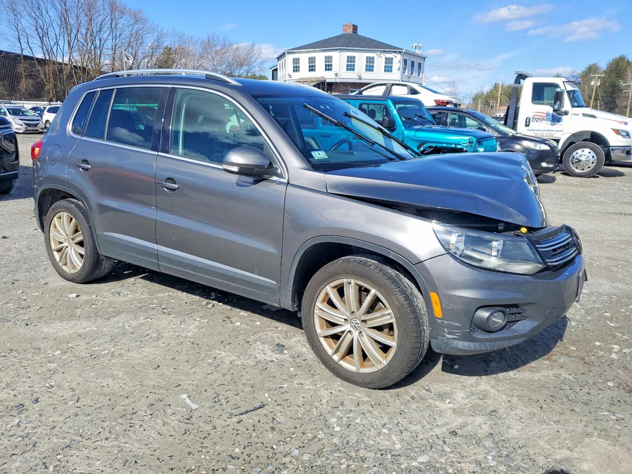Volkswagen Tiguan S