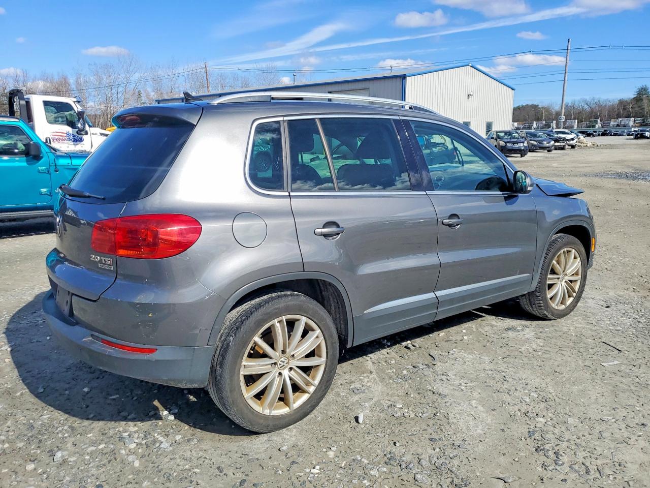 Volkswagen Tiguan S