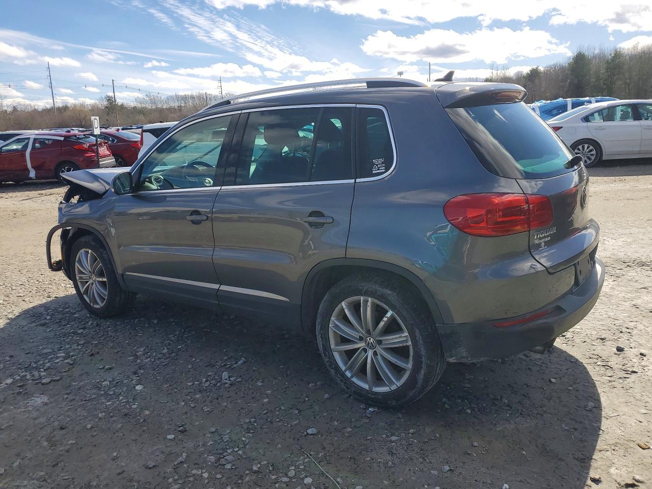 Volkswagen Tiguan S