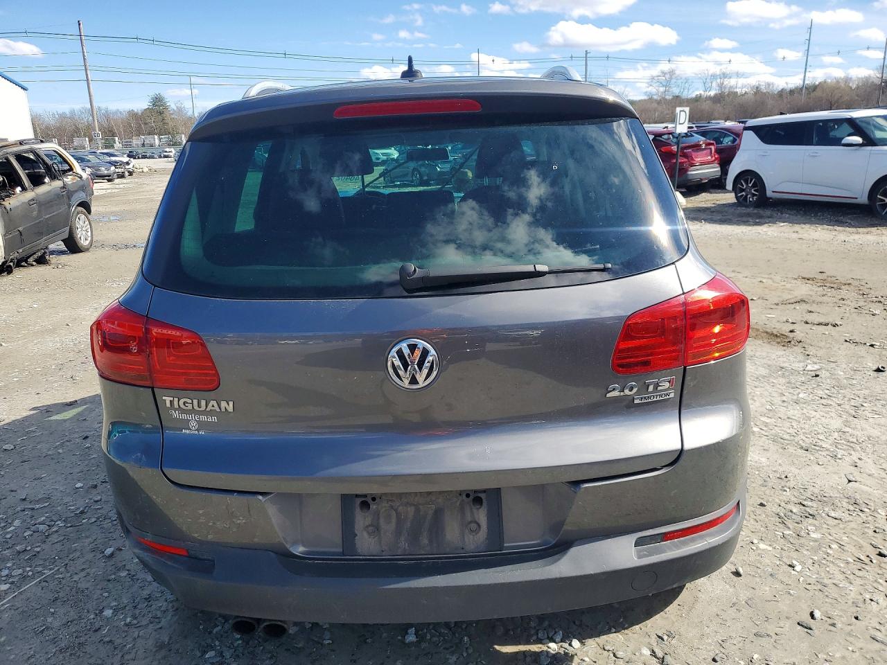 Volkswagen Tiguan S