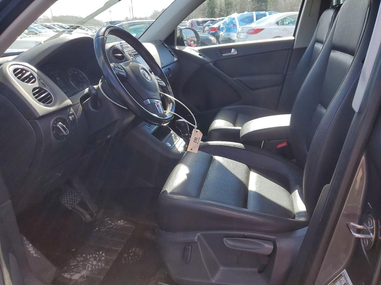 Volkswagen Tiguan S