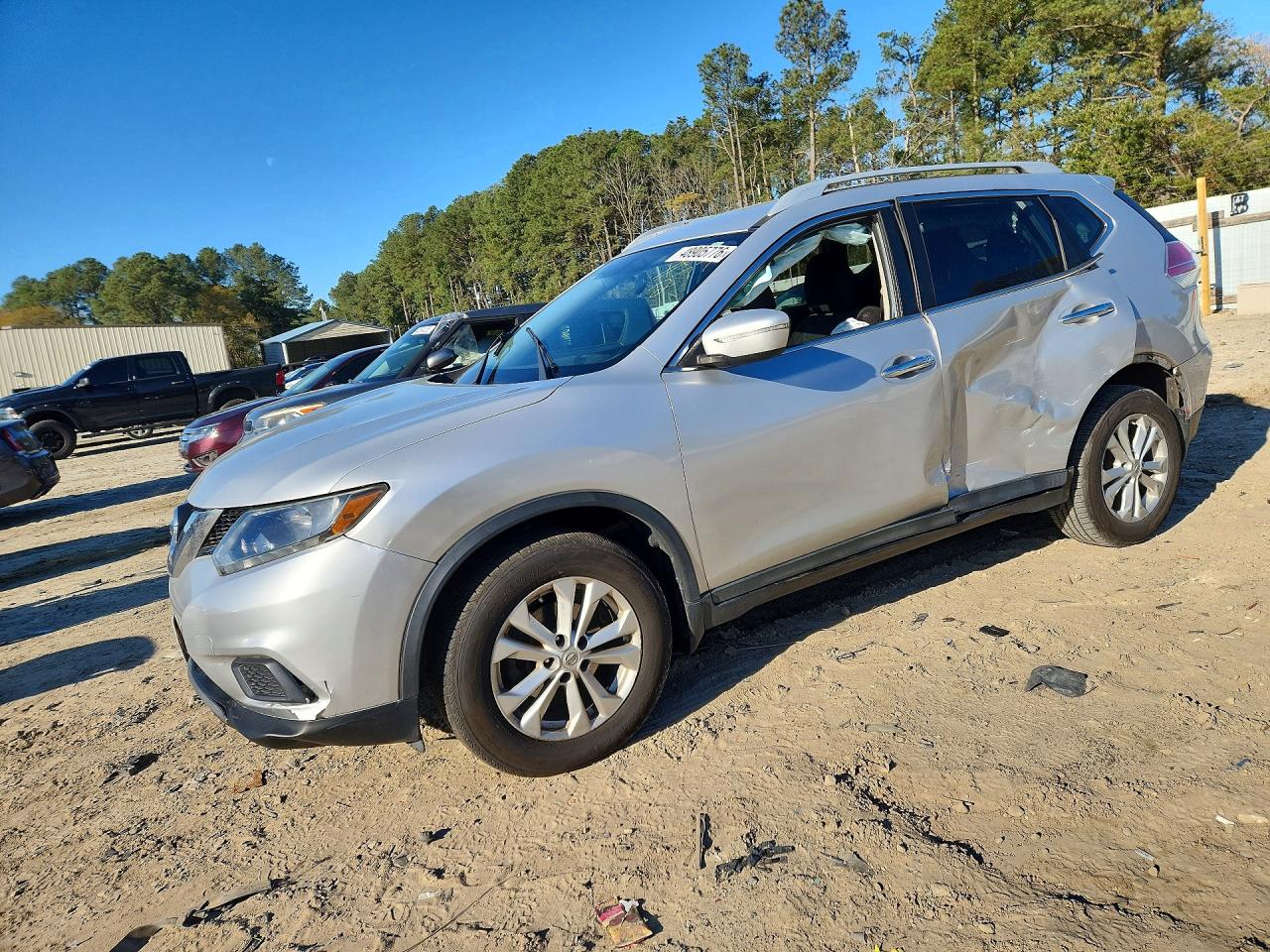 Salvage Nissan Rogue Image