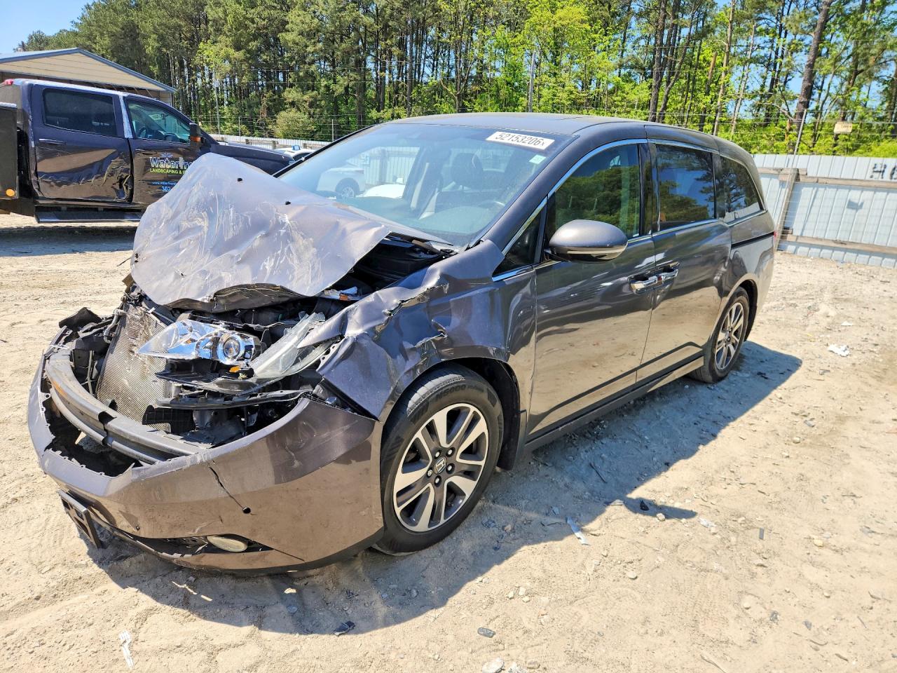 Salvage Honda Odyssey Image