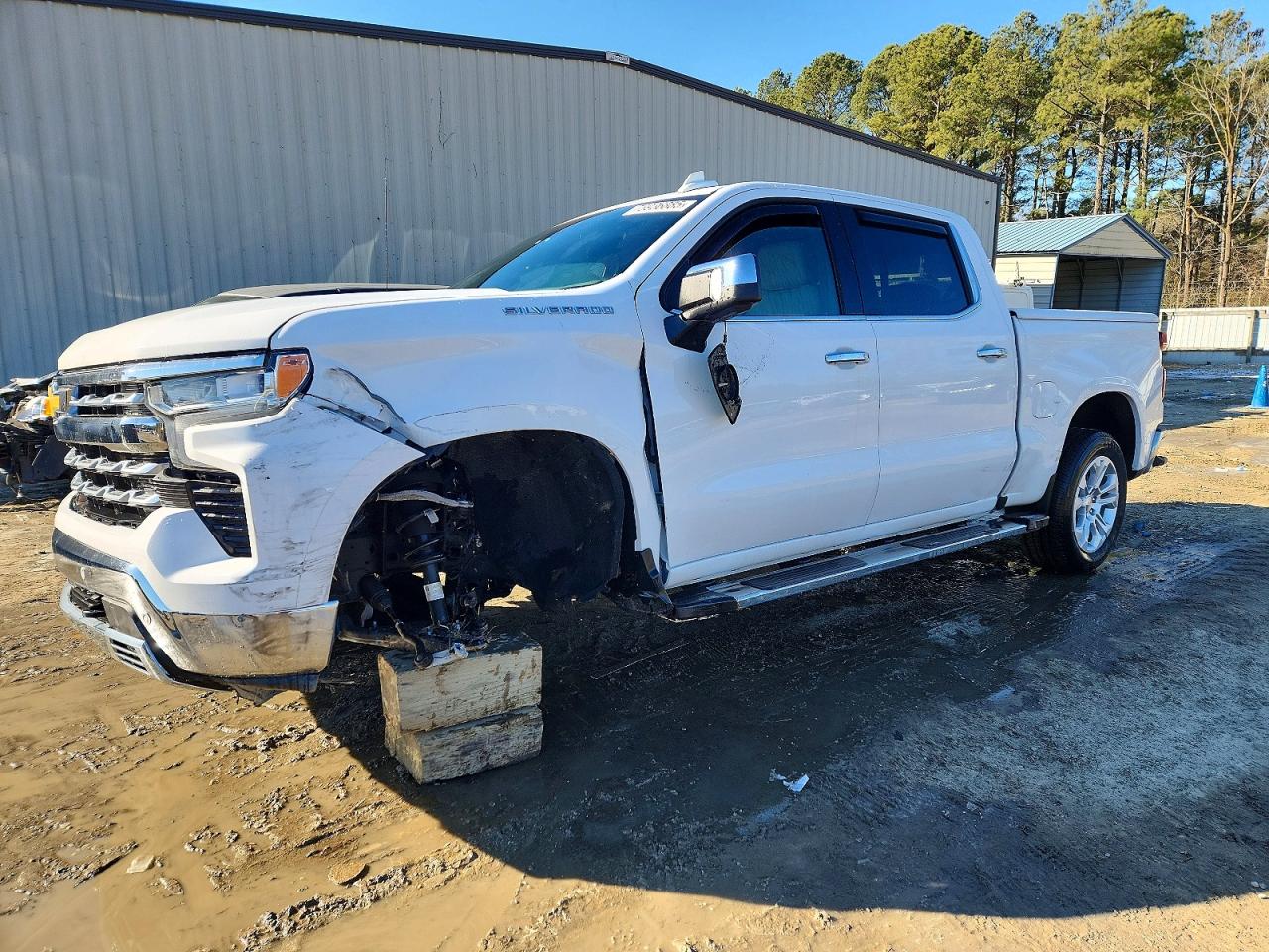 Salvage Chevrolet Silverado Image