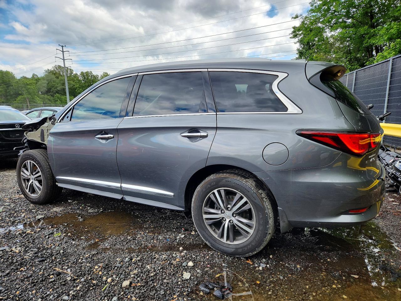 INFINITI Qx Luxe