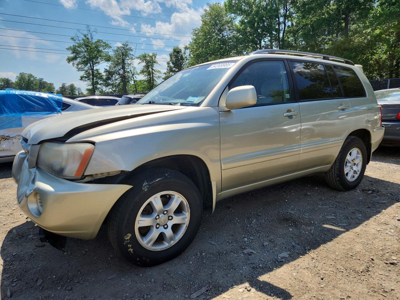 Salvage Toyota Highlander Image