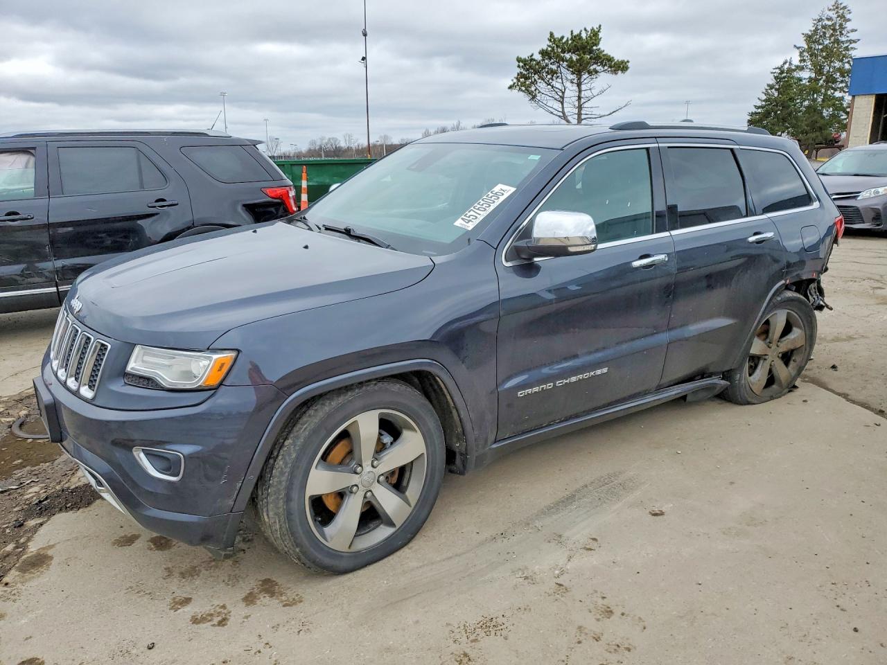Salvage Jeep Grand Cherokee Image
