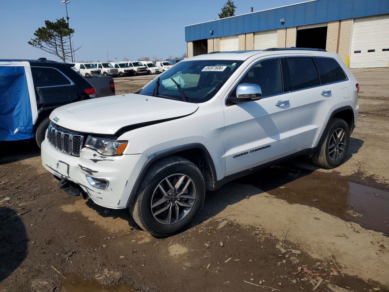 Salvage Jeep Grand Cherokee Image