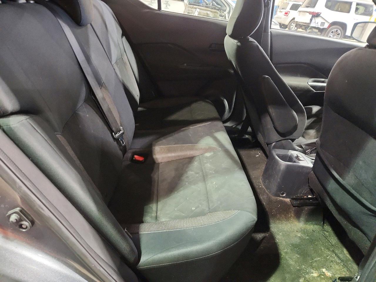 Nissan Kicks S