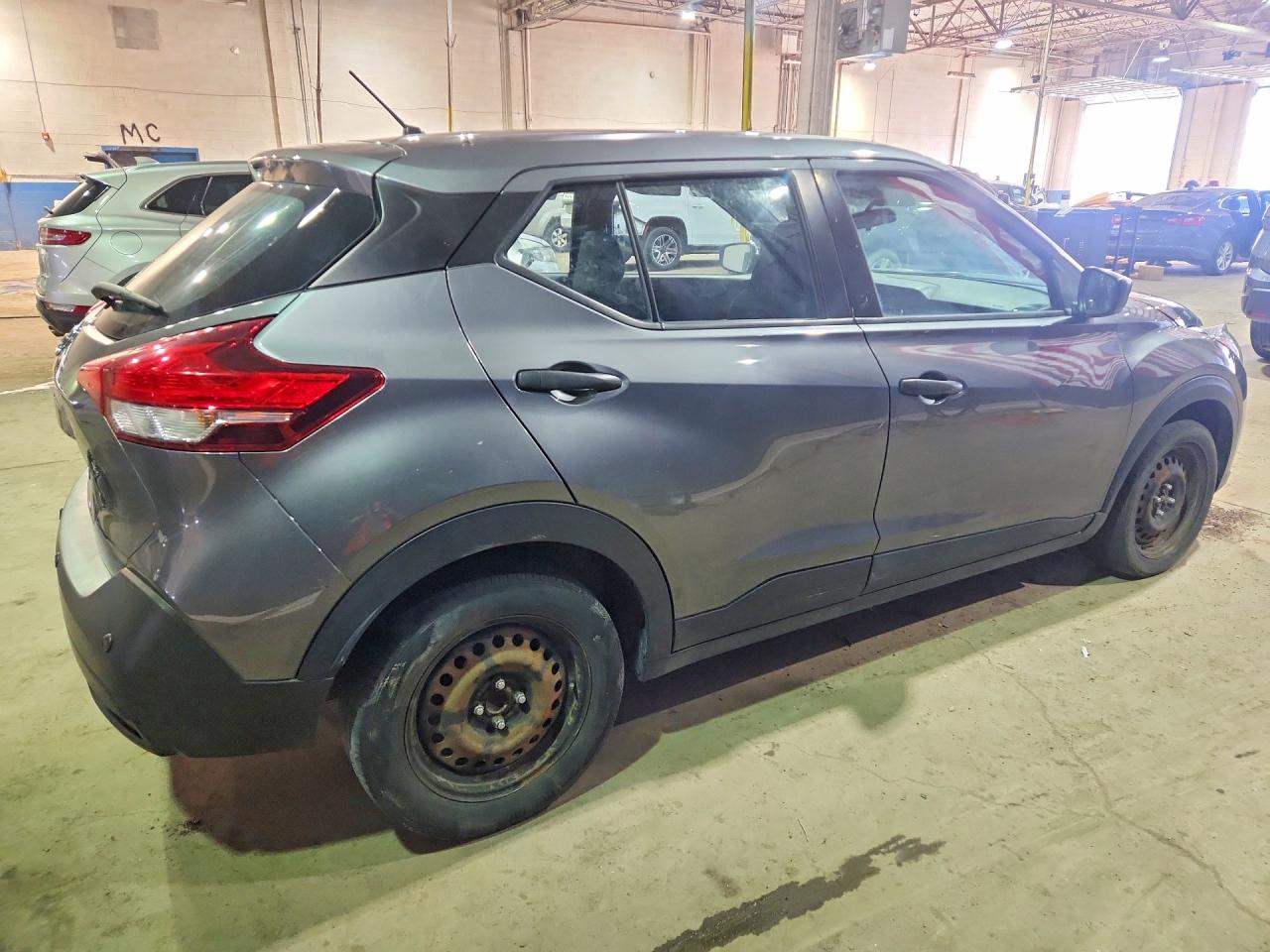 Nissan Kicks S