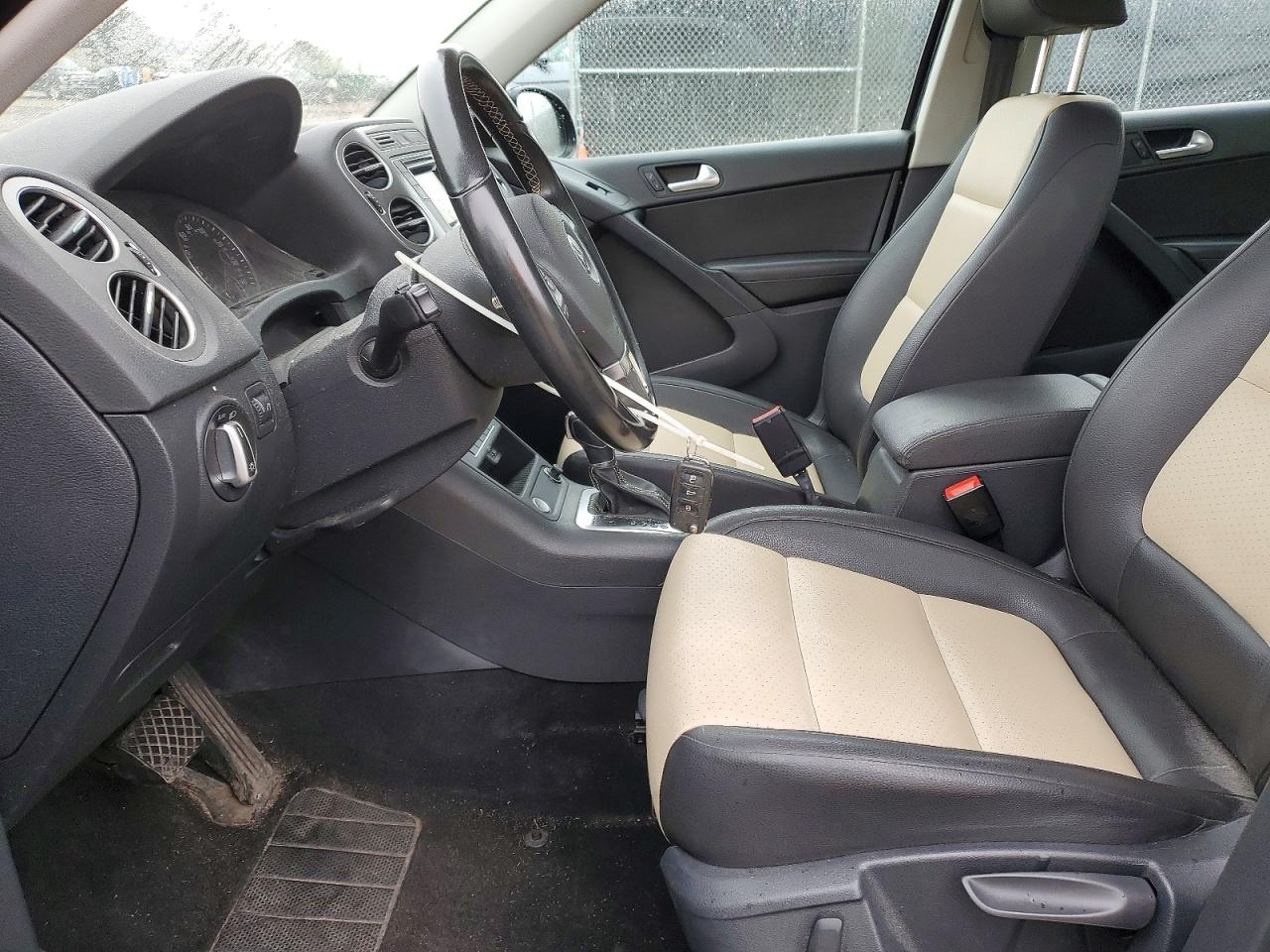 Volkswagen Tiguan S