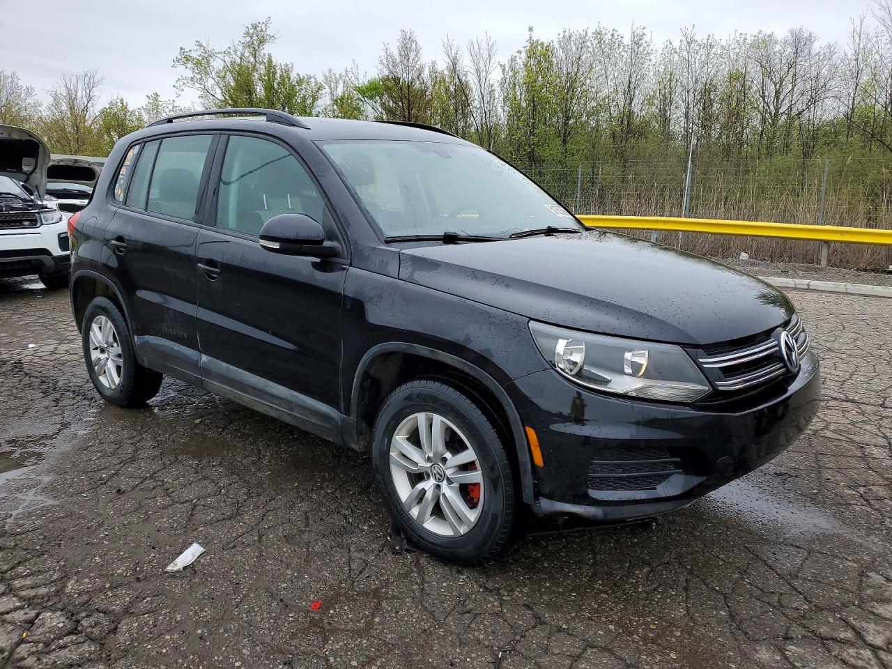 Volkswagen Tiguan S