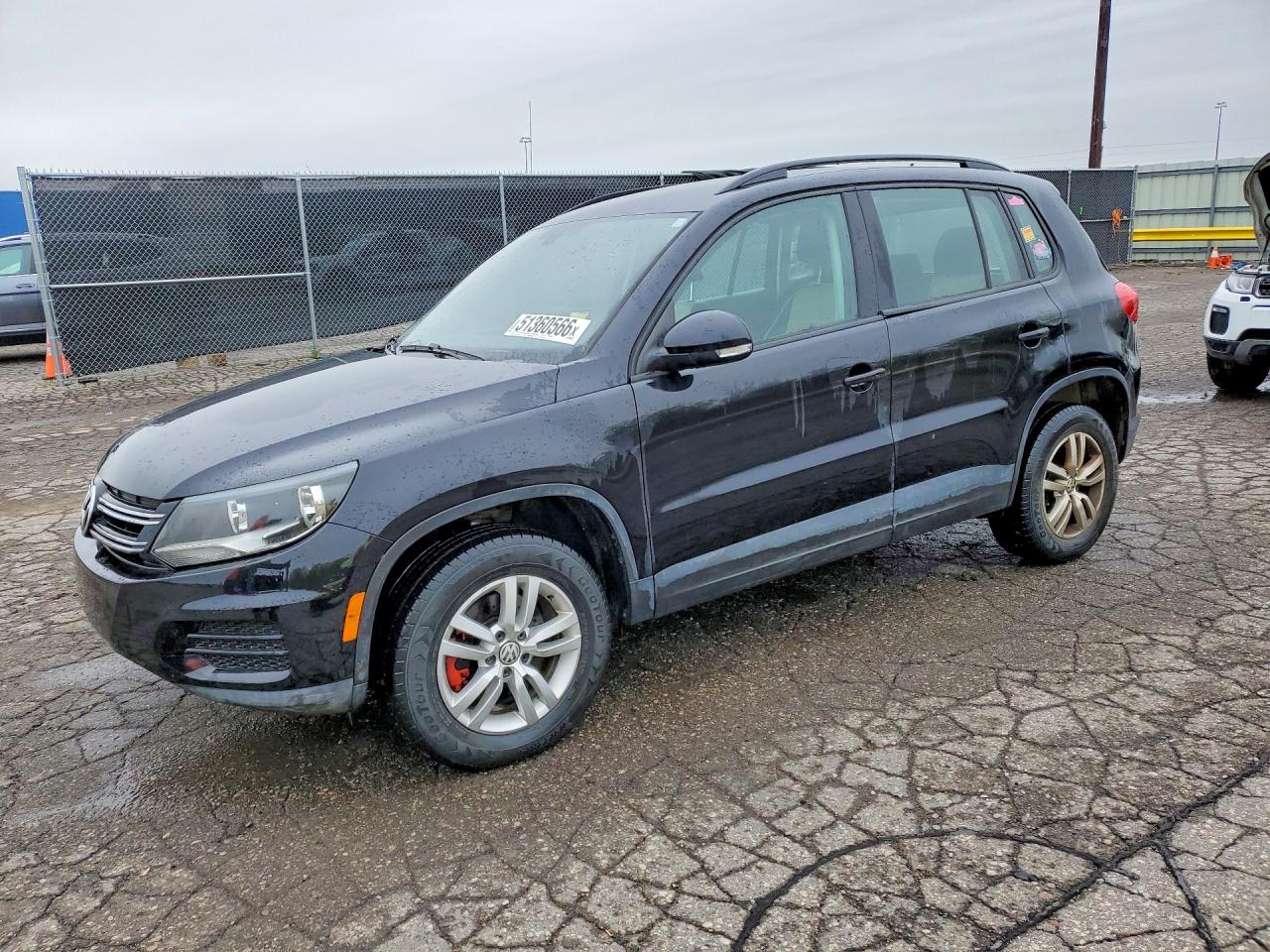 Salvage Volkswagen Tiguan Image