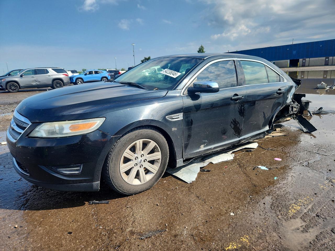 Salvage Ford Taurus Image