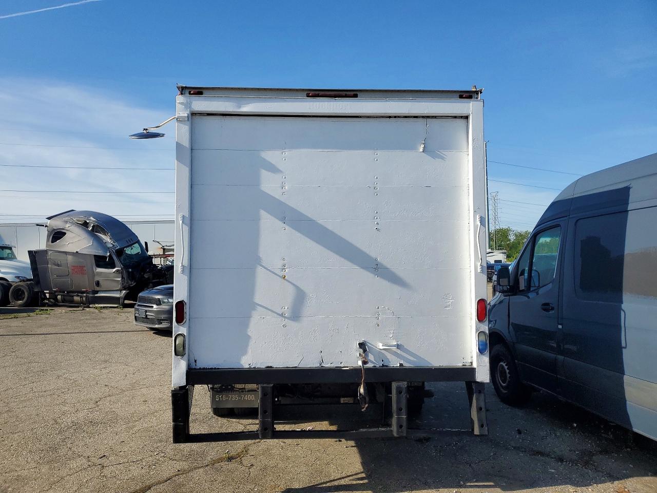 Ford Econoline E450 Super Duty Cutaway Van