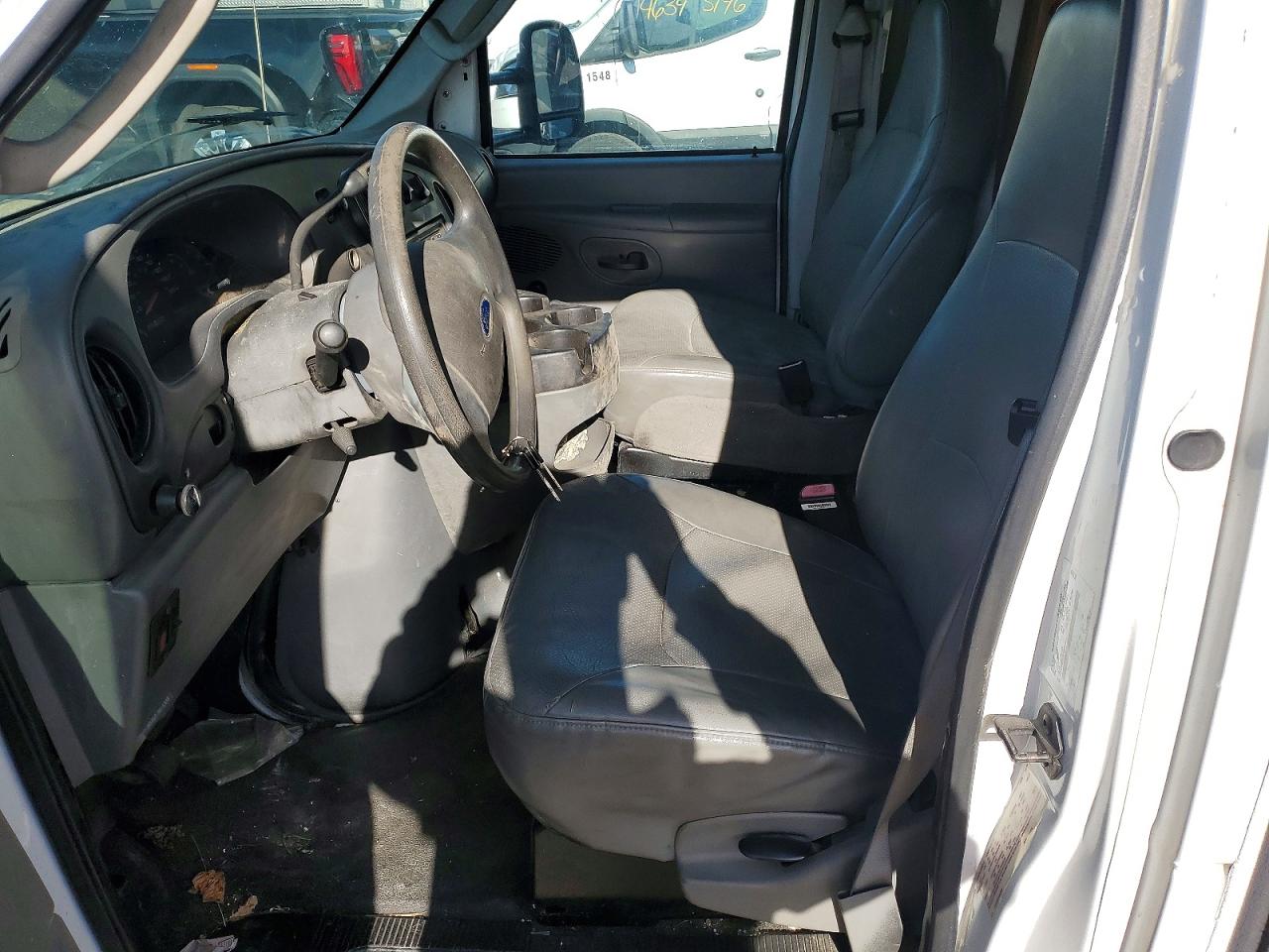 Ford Econoline E450 Super Duty Cutaway Van