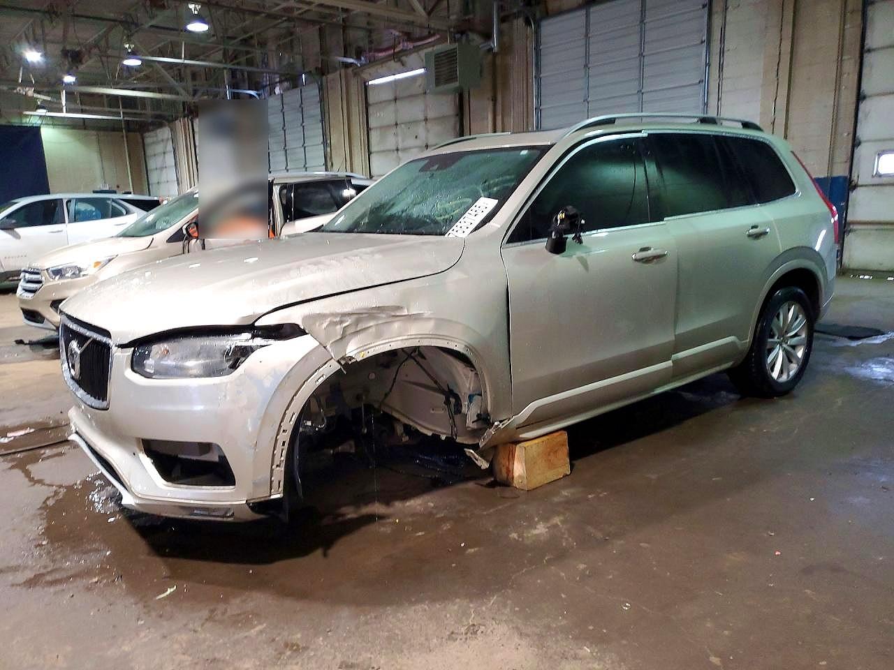 Salvage Volvo XC90 Image