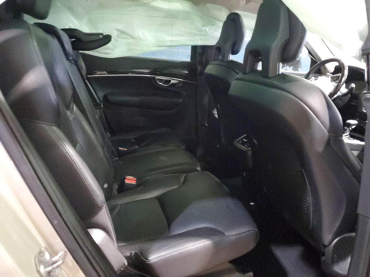 Volvo XC90 T6