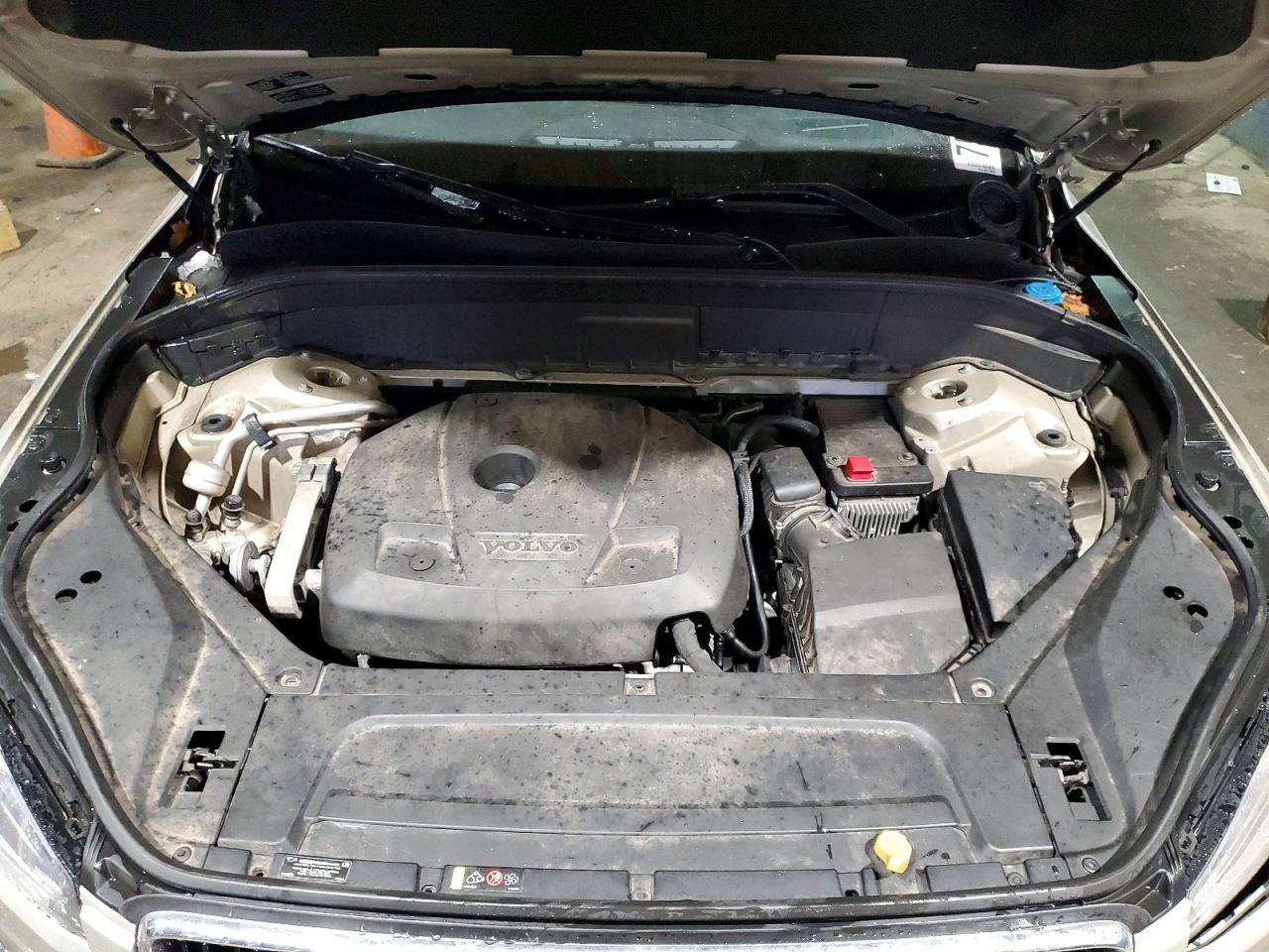 Volvo XC90 T6