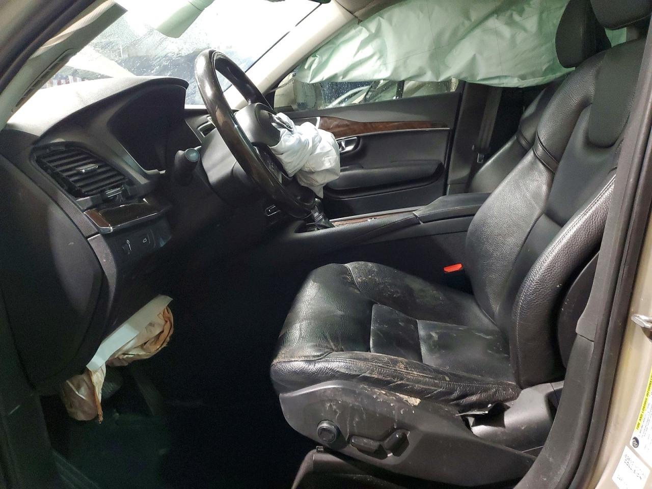 Volvo XC90 T6