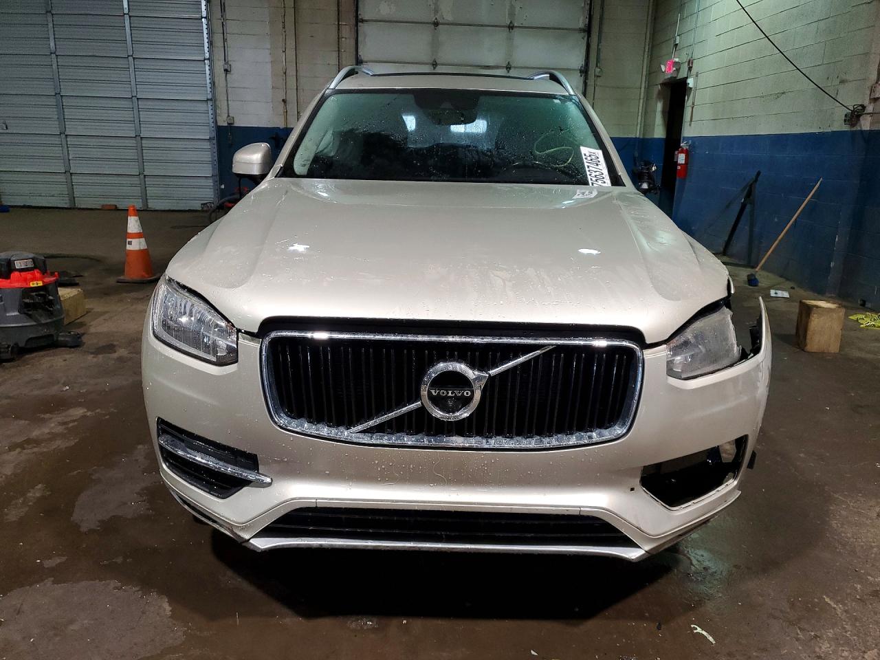 Volvo XC90 T6