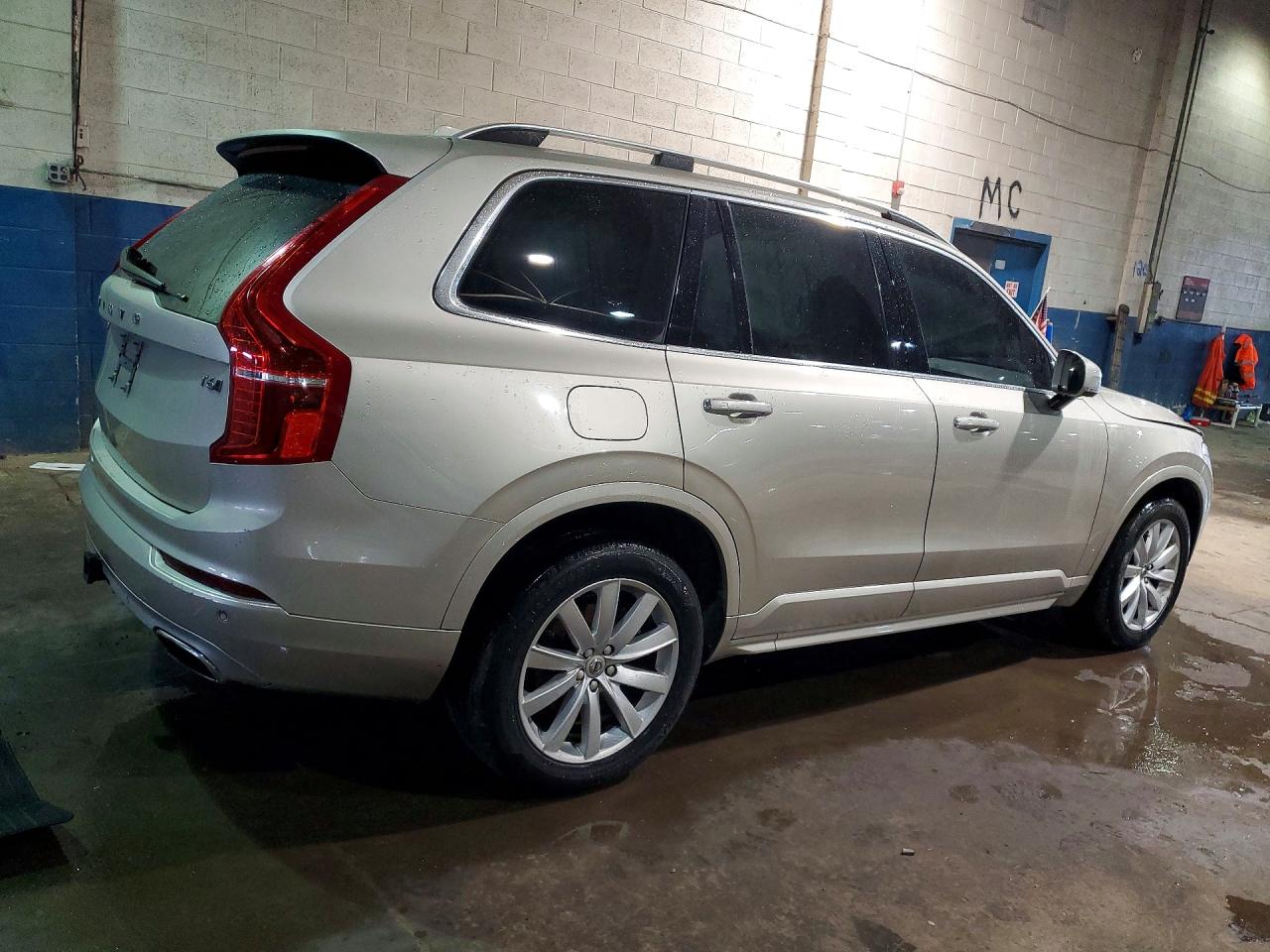 Volvo XC90 T6