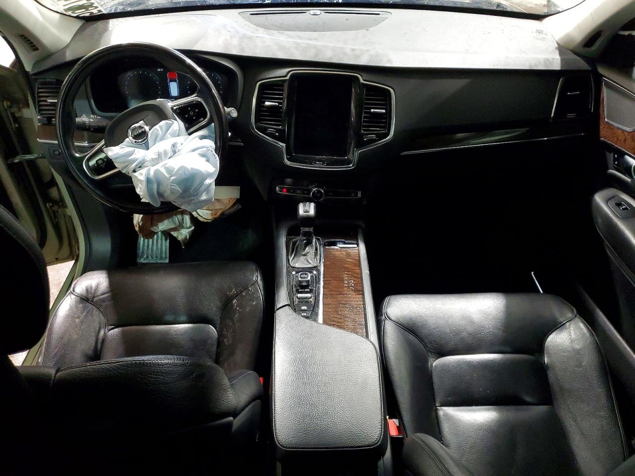 Volvo XC90 T6