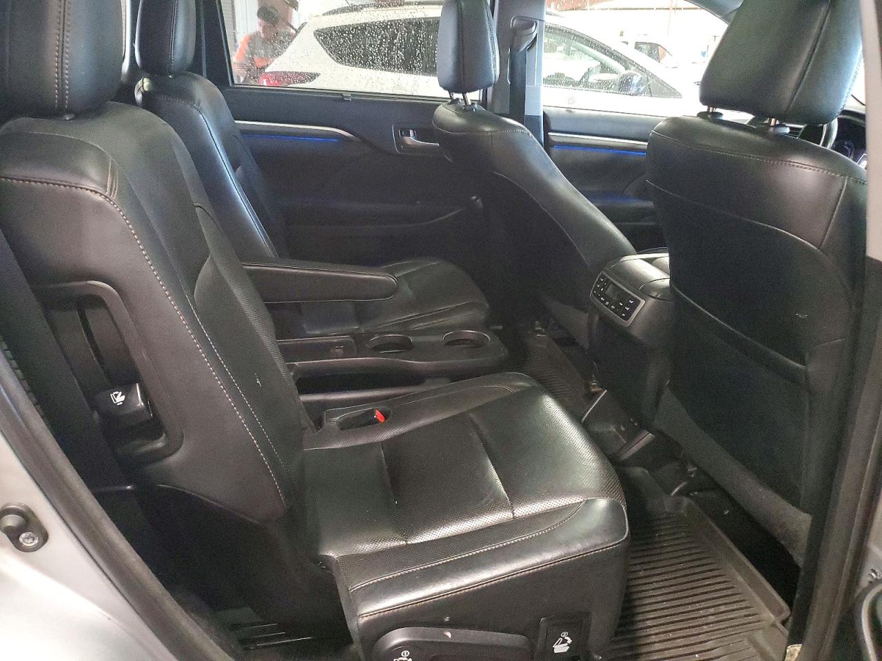 Toyota Highlander Limited Platinum