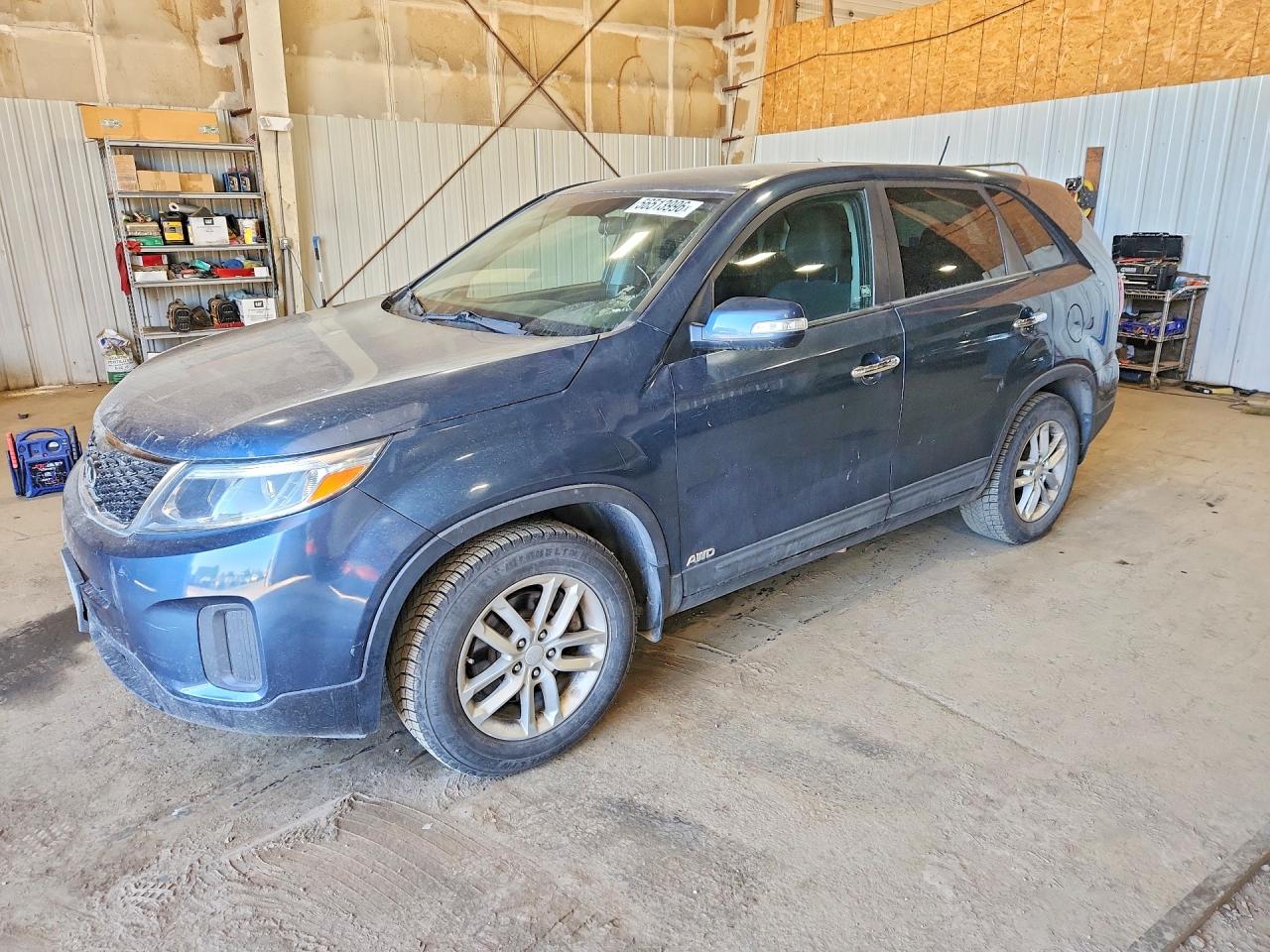 Salvage Kia Sorento Image