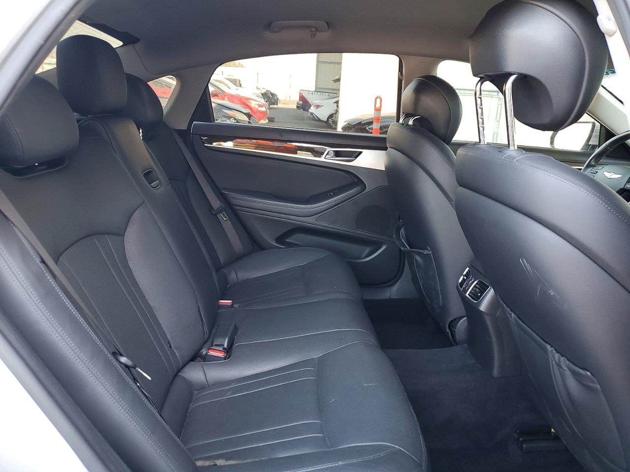 Hyundai Genesis 3.8l