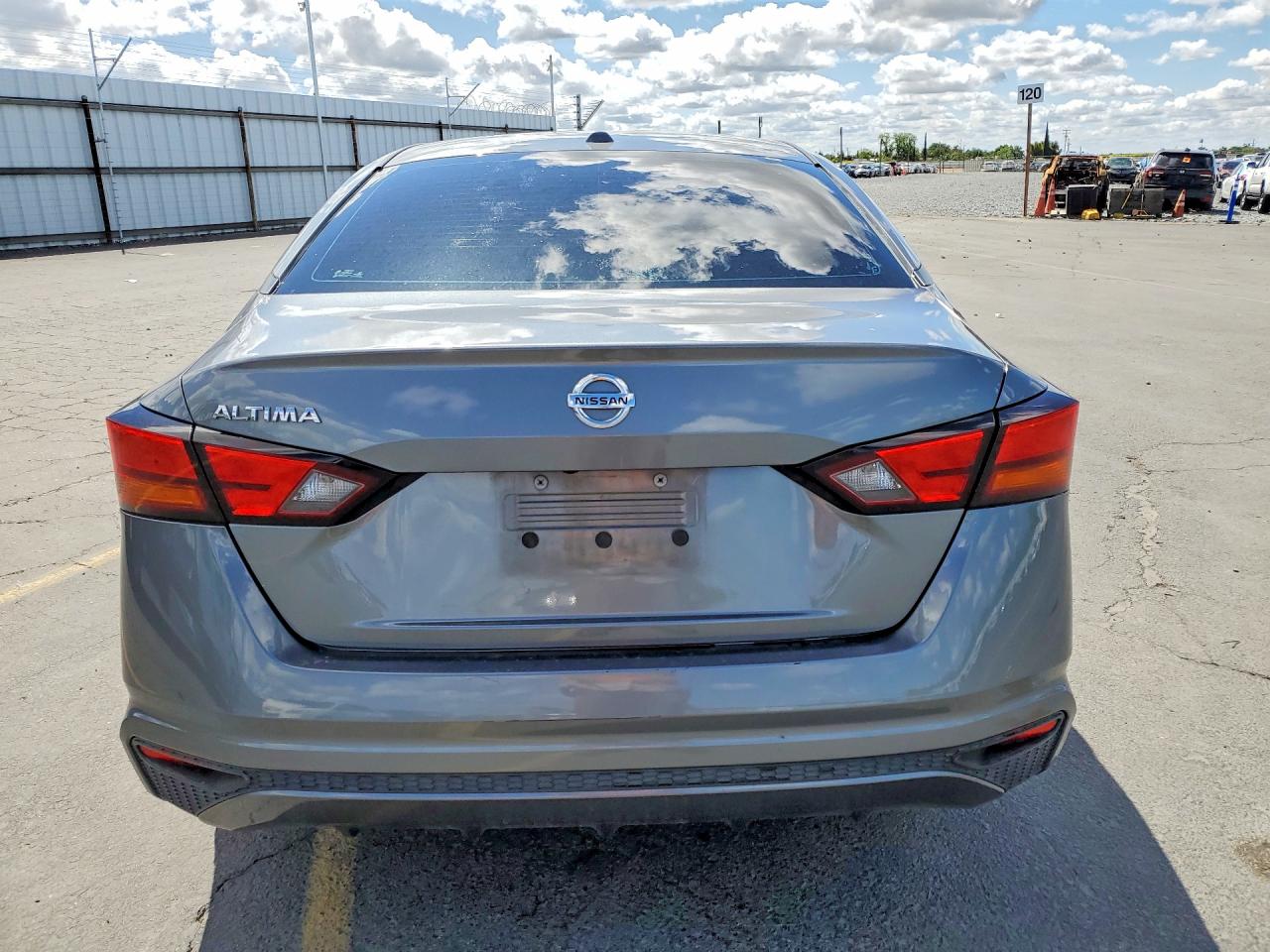 Nissan Altima S
