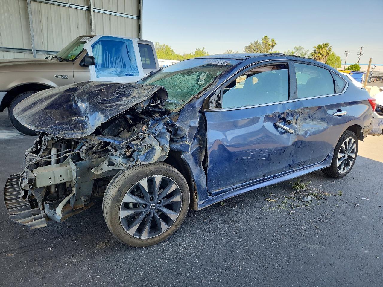 Salvage Nissan Sentra Image