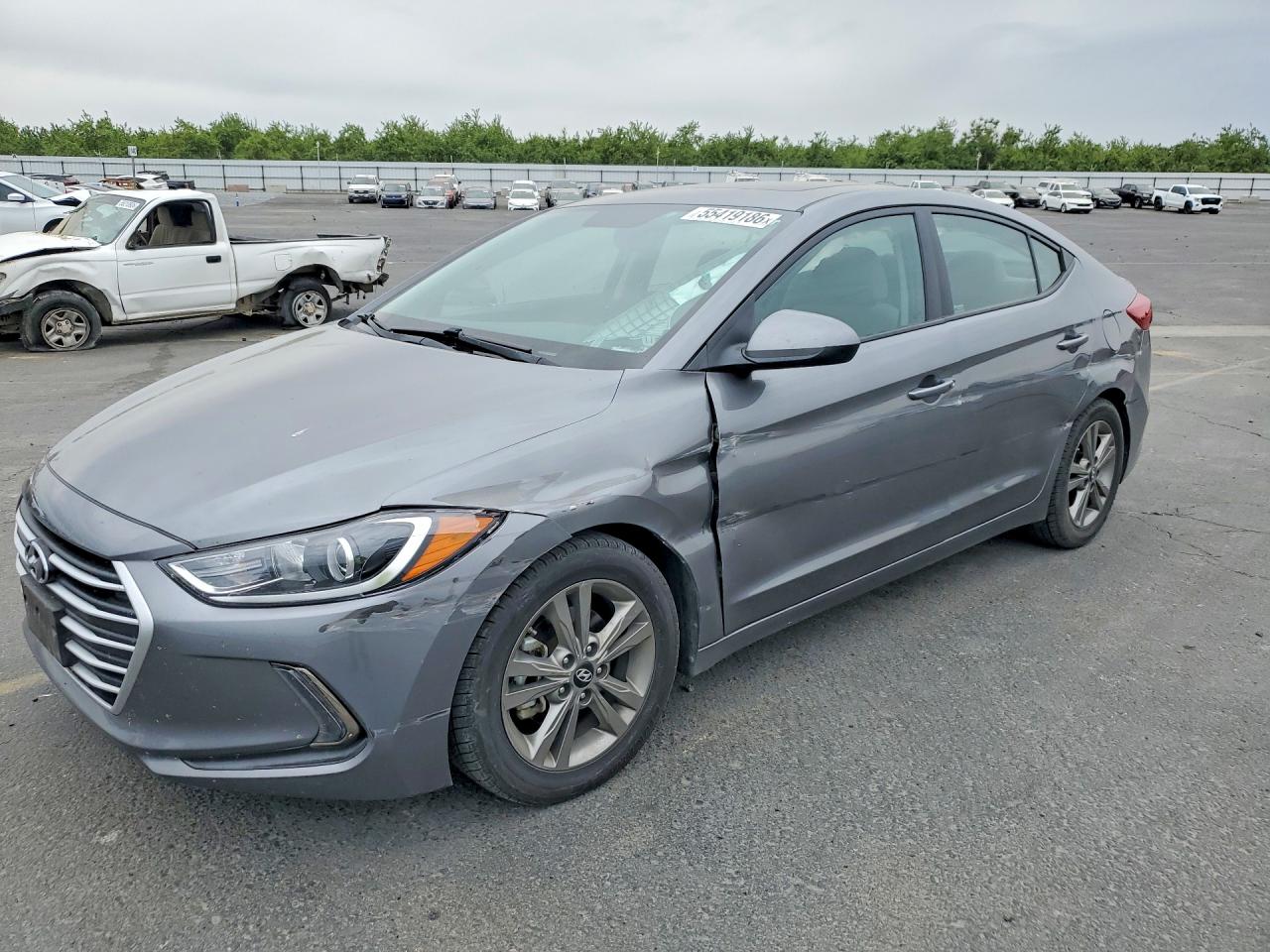 Salvage Hyundai ELANTRA Image