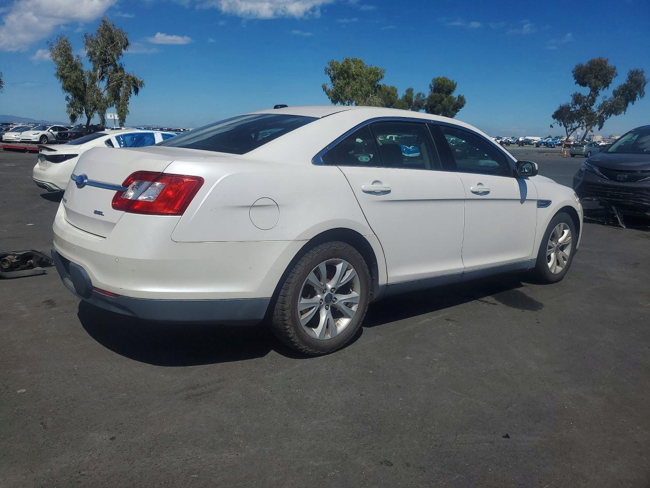 Ford Taurus Sel