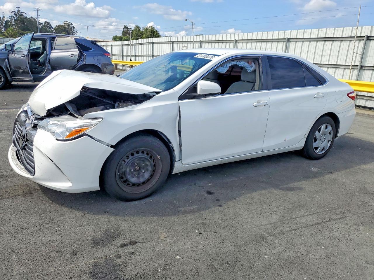 Salvage Toyota Camry Image