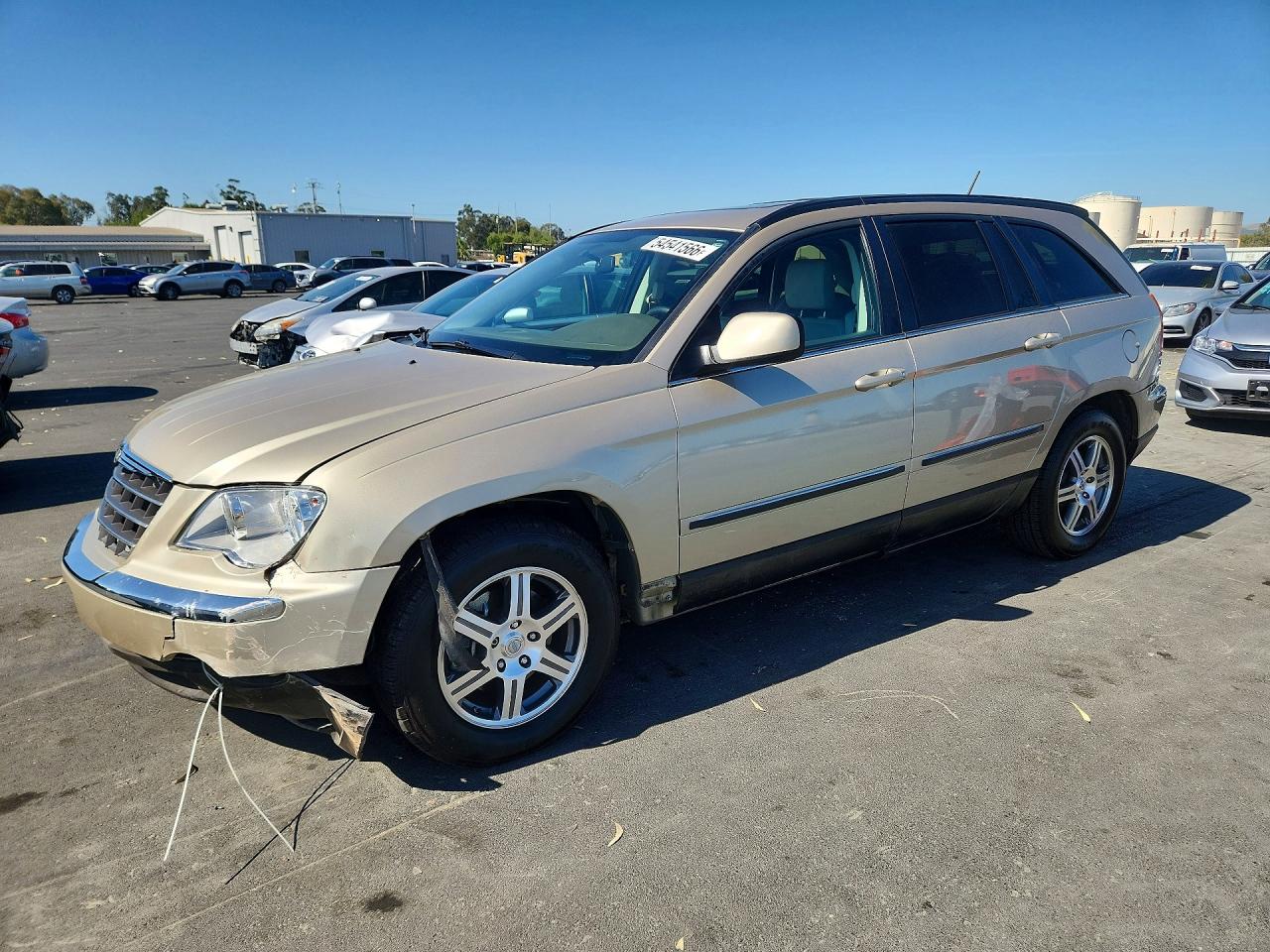 Salvage Chrysler Pacifica Image