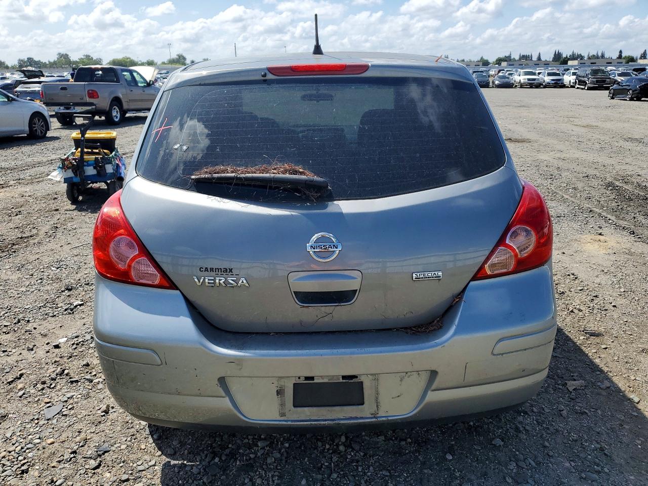 Nissan Versa 1.8 S