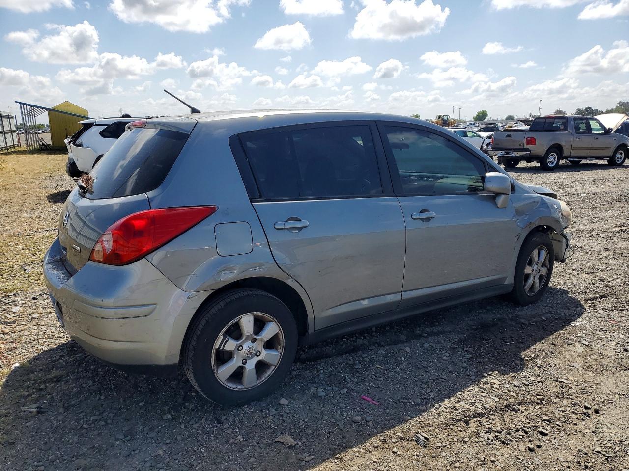 Nissan Versa 1.8 S